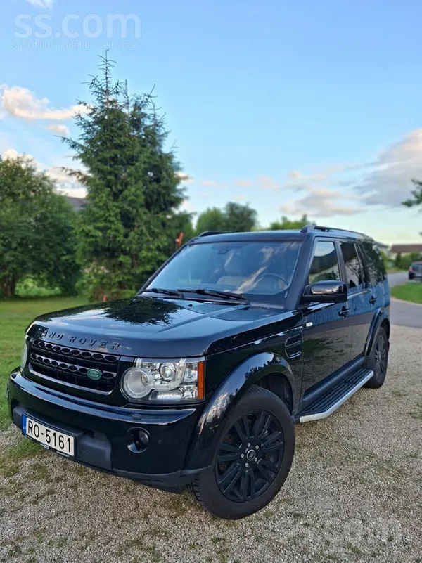 Land-rover Pārdod. Labā stāvoklī. Ielikts jauns restaurēts mo