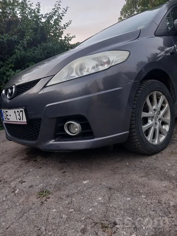 Mazda Pārdodu koptu un lolotu ģimenes auto . Bet ģimenes