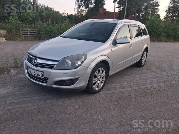 Opel Labs auto, ikdienā maz lietots , kondicionieris st