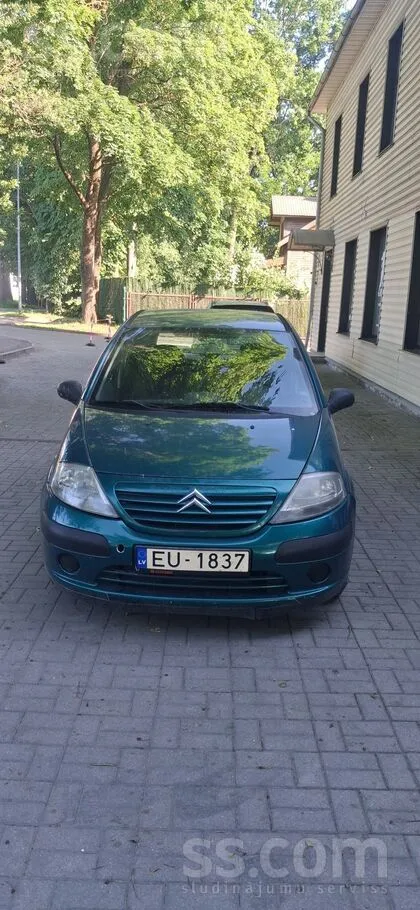 Citroen Auto ir braukšanas kārtībā, sēdies iekšā un brauc.