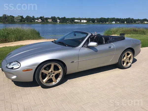 Pārdodu Jaguar Xk8 kabrioletu. Automašīnai uzlikti 20 collu Bbs Detroit disk