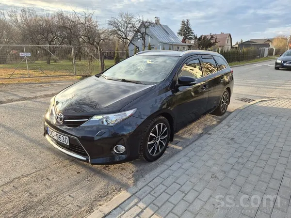 Toyota Продается отличный семейный универсал в прекрасном