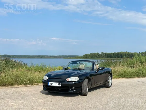 Uz pārdošanu iet skaista Mazda Mx5 Mk2 ar svaigu tehnisko apskati, gaišu āda