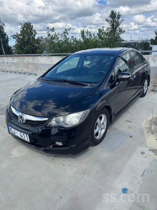 Honda Продается Honda Civic 2011 года, 1.3 бензин/гибрид