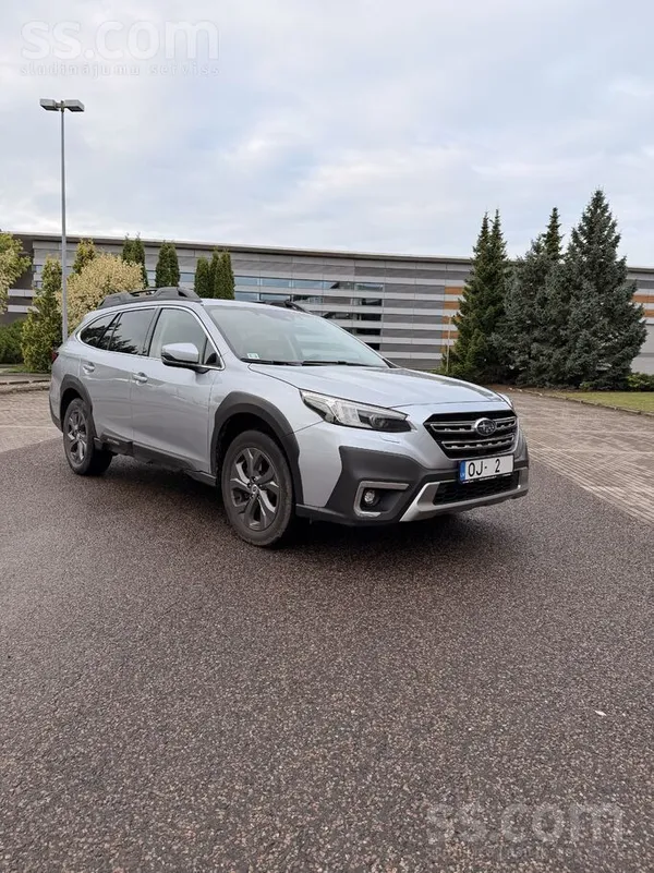 Subaru Uzņēmums pārdod koptu subaru. Auto ir garantija, a