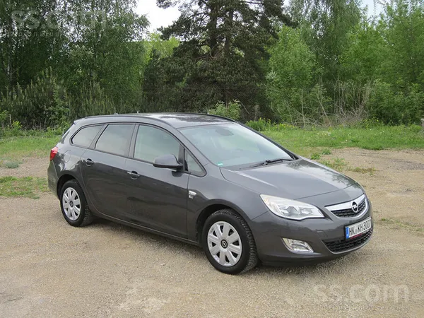 Opel Tikko no Vācijas Astra Sports Tourer. 2012.gads. 