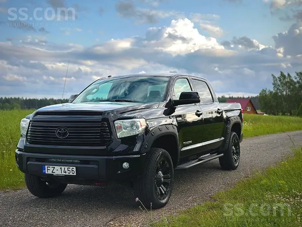 Pārdodu Toyota Tundra pikapu, ar 5, 7 motoru benzīns/gāze. Esmu vienīgais au