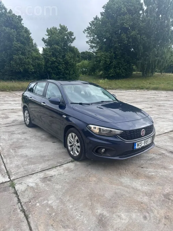 Auto pirkts jauns Latvijā. Viens lietotājs. Teicamā stāvoklī. Atrodas Cēsīs.