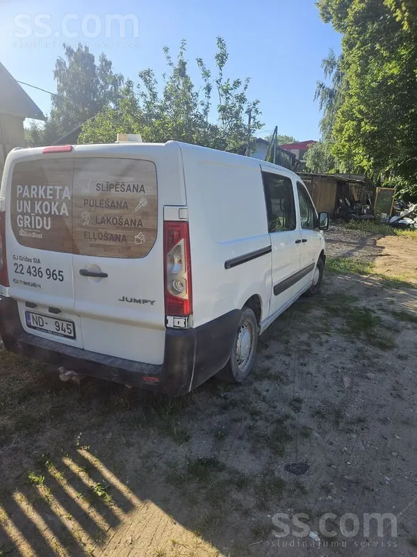 Citroen Sakārā ar izbraukšanu, tiek tirgots uzticamais dar