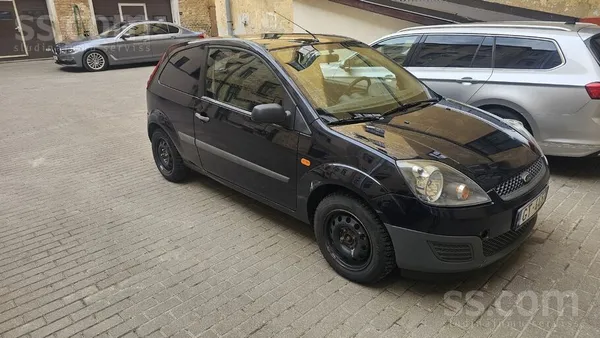 Ford Pārdodu ekonomisku un praktisku Ford Fiesta (krava