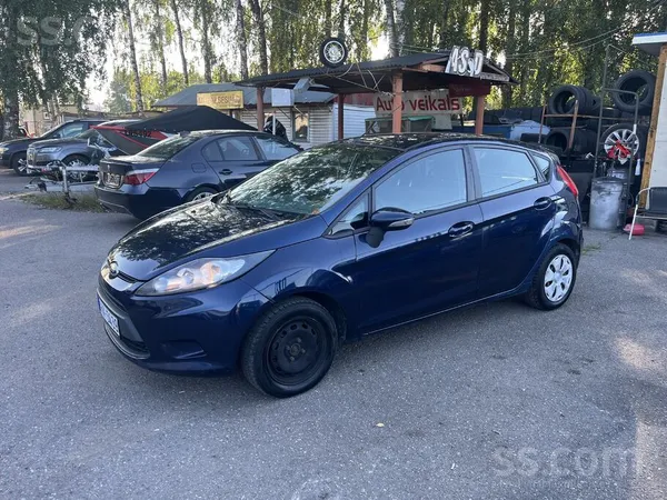 Sakara ar jauna auto iegadi tiek tirgots Fordinš . Ir uzstadīta gazes iekart
