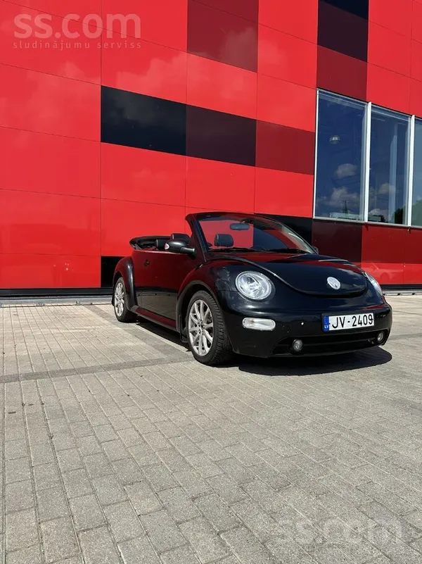 Automāts. Tehniski labā stāvoklī. Ar automašīnu braukts maz, visu laiku glab