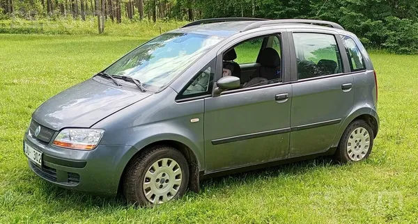 Fiat Pārdodu Fiat Idea 1.4 benzīns 2004.g. Motors darbo