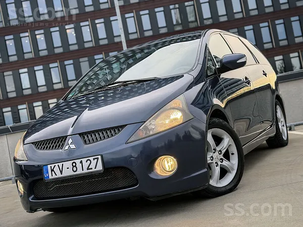 Mitsubishi Benzins/gāze. 7 vietas. Pilnīgi jauna T. A. ar pam