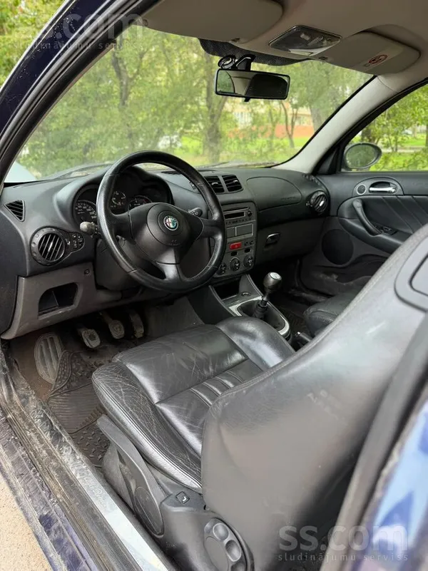 Alfa-Romeo Pārdod neejošu Alfa Romeo. Lūgums zvanīt un rakstī