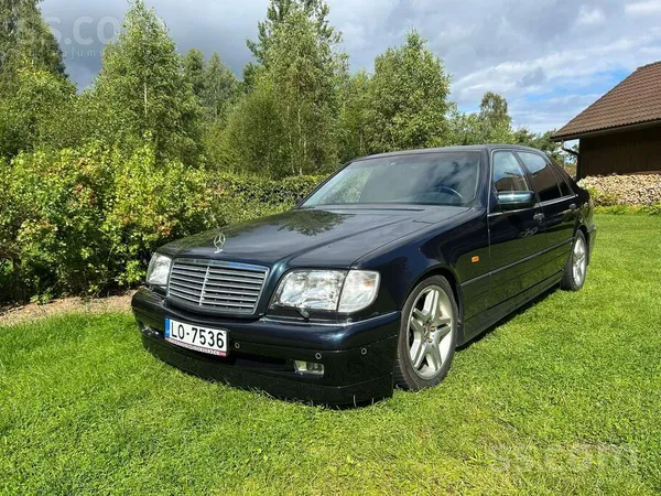 Pārdod Mercedes Benz S600L Amg, kas fiksēts transporta reģistrācijas apliecī