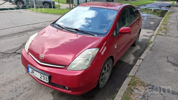 Toyota Mašīnai nav izieta tehniskā apskate dēļ korozijas 
