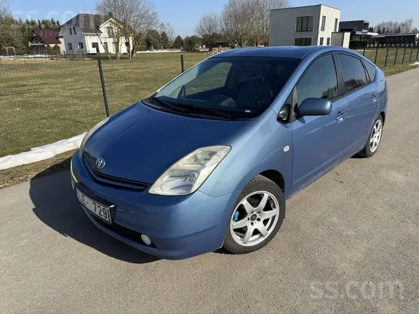 Toyota Pārdodu Toyota Prius 1.5 Hybrid. 