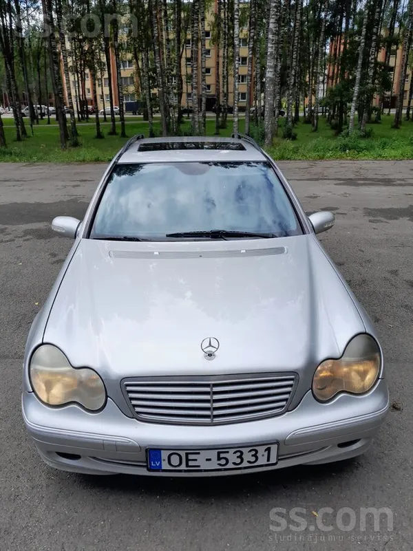 Mercedes Pārdod Mercedes Benz C 2, 7 dīzelis. 2002 gads. Au