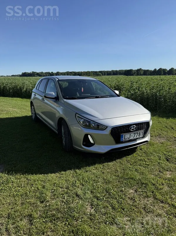 Hyundai Pārdod Hyundai I30, auto tecamā tehniskā un vizuāl