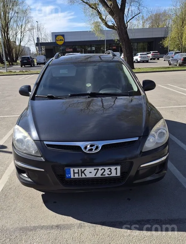 Hyundai Tirgojam drošu un ekonomisku auto Hyundai I30 cw
