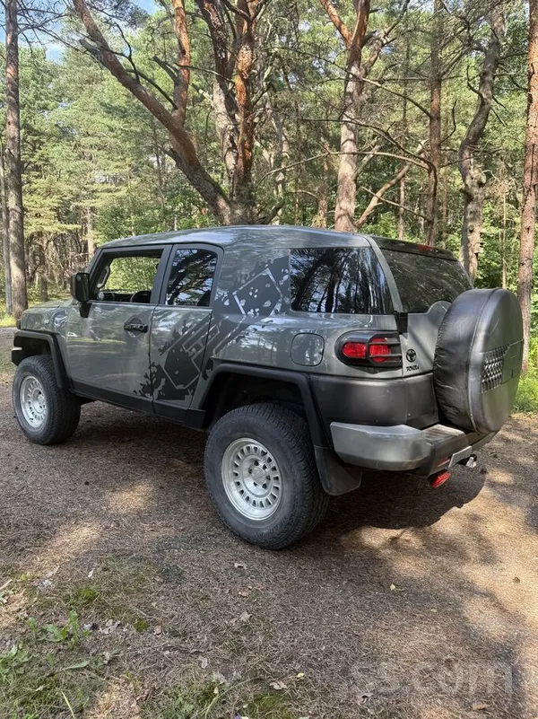 Toyota Pārdodu 2007. gada Toyota FJ Cruiser ar uzticamo 4
