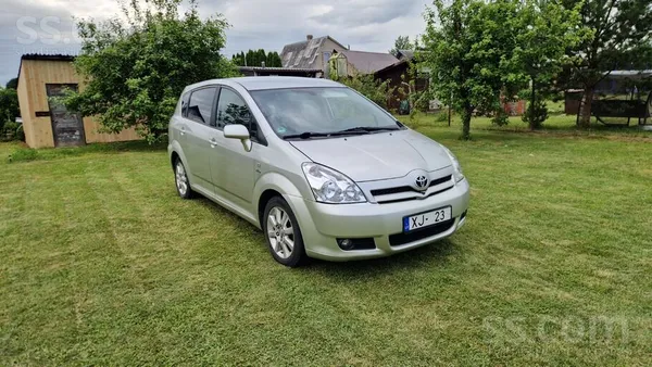 Toyota Pārdodu Toyota Corolla Verso 2.0 D-4D, 2004. gads 