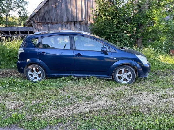 Toyota Pārdodu rezerves daļās -dzinēja defekts