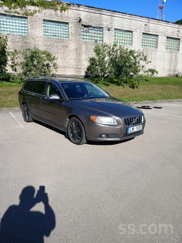 Volvo V70 Laba darba kartiba, bet ir rusa uz priekšejiem