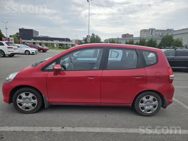 Honda Pārdodu detaļām vai atjaunošanai Honda Jazz 2006. 