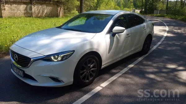 Mazda Автомобиль в хорошем техническом и визуальном сост