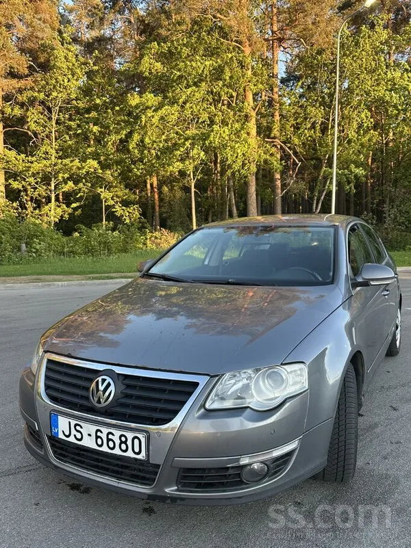 Volkswagen Продаётся Volkswagen Passat седан(2.0 D)
