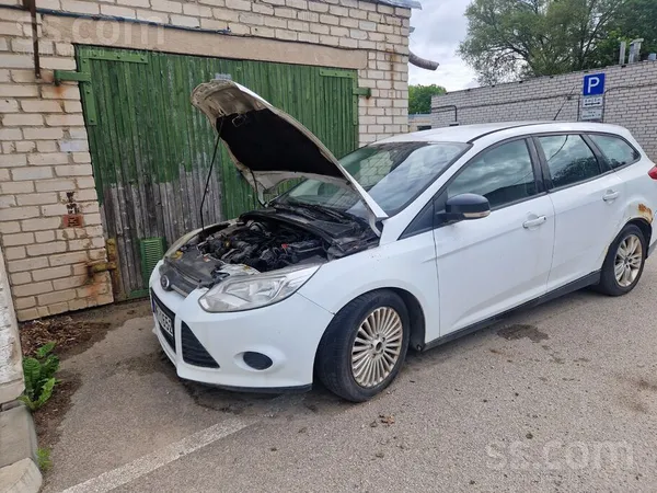 Ford Продается. Ford Focus 2011г 1.6Td на ходу заводитс