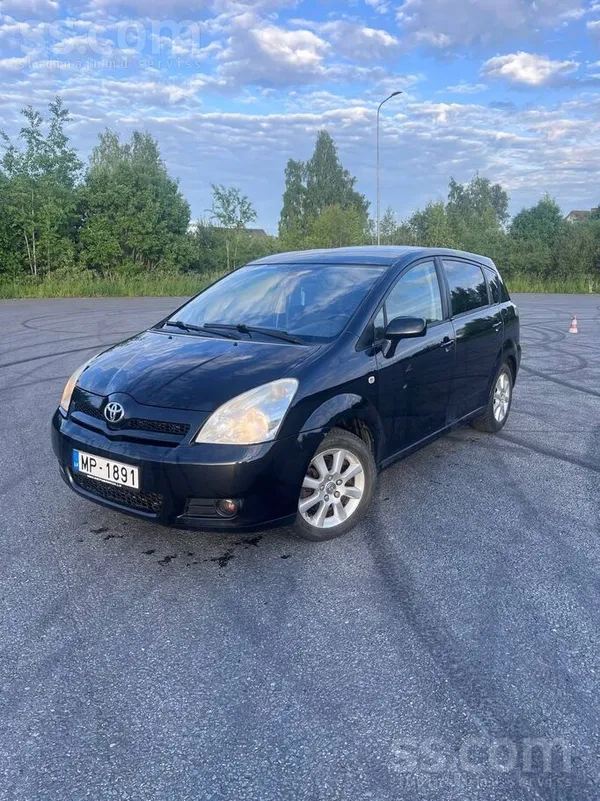 Toyota Продаю Toyota Corolla Verso, дизель, механическая 