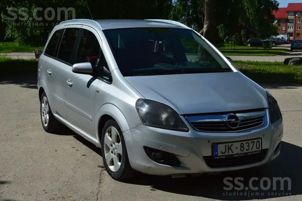 Opel Apzinīgs seniors tirgo savu uzticamo 7vietigo auto