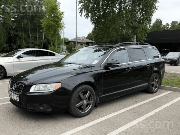 Продаю Volvo V70 2011 года с экономичным дизельным мотором D3.
Тех. осмотр