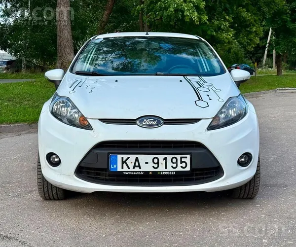 Ford Pārdodam automašīnu Ford Fiesta 2009. gada. Aprīko