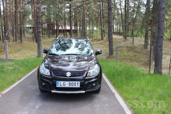 Suzuki Pārdod ekonomisku un uzticamu Suzuki Sx4 lieliskā