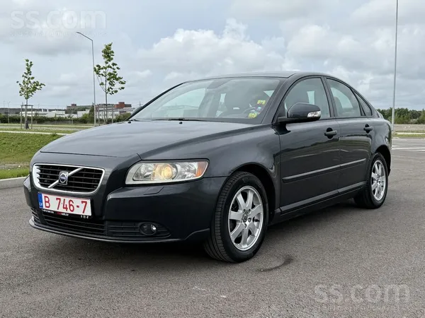 Nesarūsējis auto no Nīderlandes ar pilnu servisa vēsturi. 2010 Volvo S40, 2.