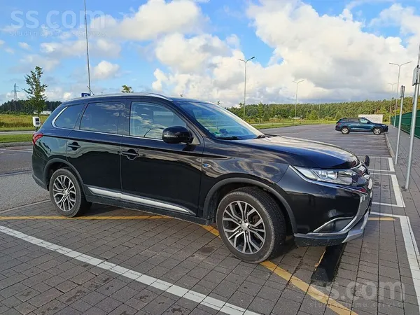 Mitsubishi Pārdodu 7-vietīgu automašīnu ar dažiem nelieliem d