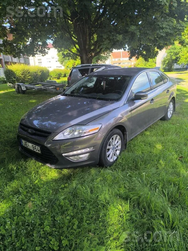 Ford Sakarā ar jaunāka auto iegādi tiek pārdots Ford Mo