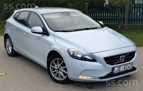 Volvo Volvo V40