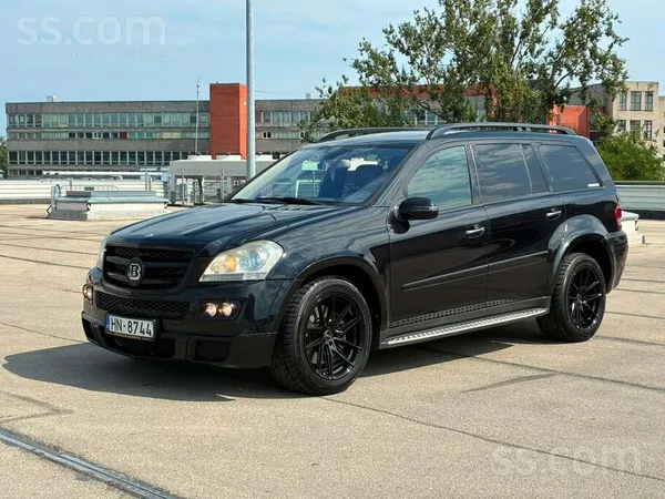 Mercedes Brabus komplektācija melns uz melna - pilns ekster