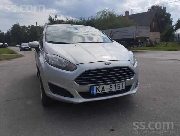 Pārdodu Ford Fiesta ļoti labā tehniskā un vizuālā stāvoklī. 
Jauns kvēpu fi