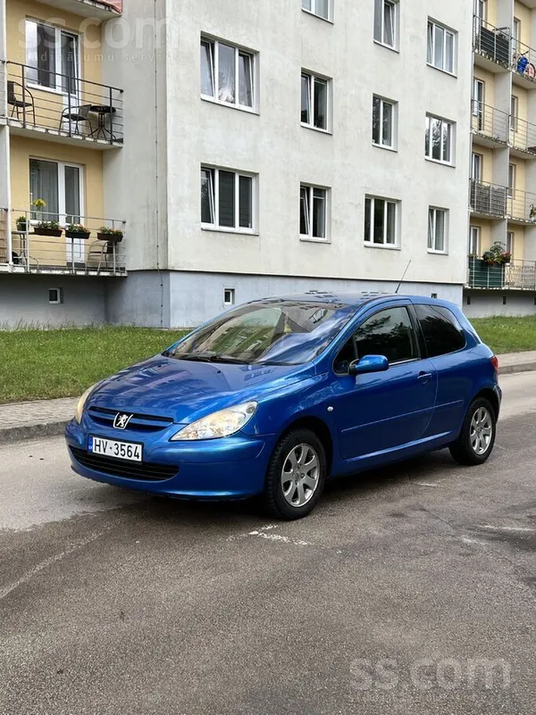 Peugeot Pārdodu ekanomisku autiņu 