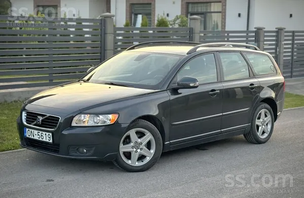Volvo Volvo V50 2.0 benzīns manuālis 