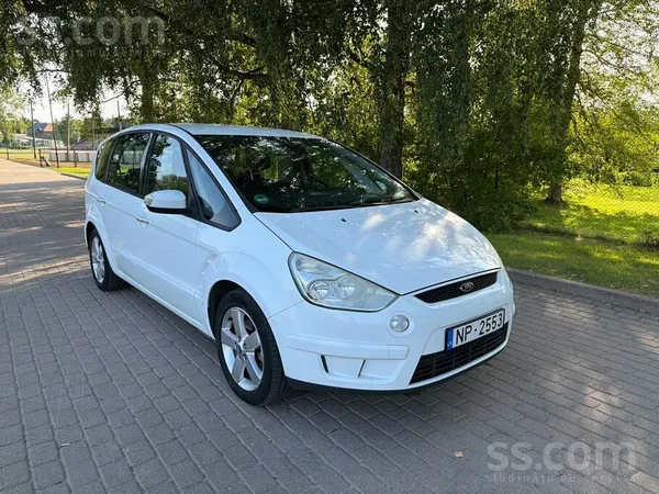 Ford Tiek tirgots sakarīgs auto, transports tika apkopt
