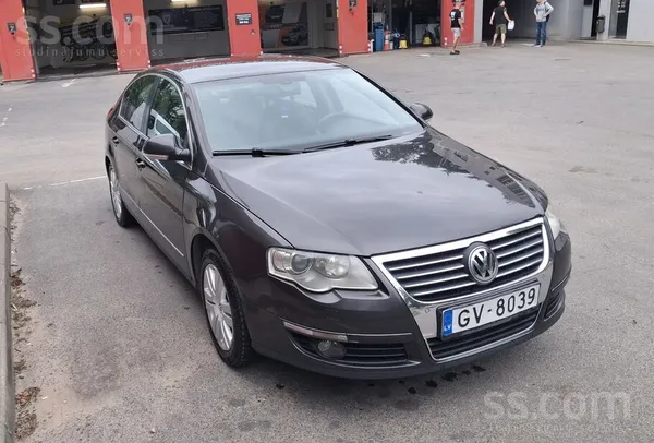 Volkswagen Labs auto ar benzīna turbo dzīnēju, pirkts Latvijā