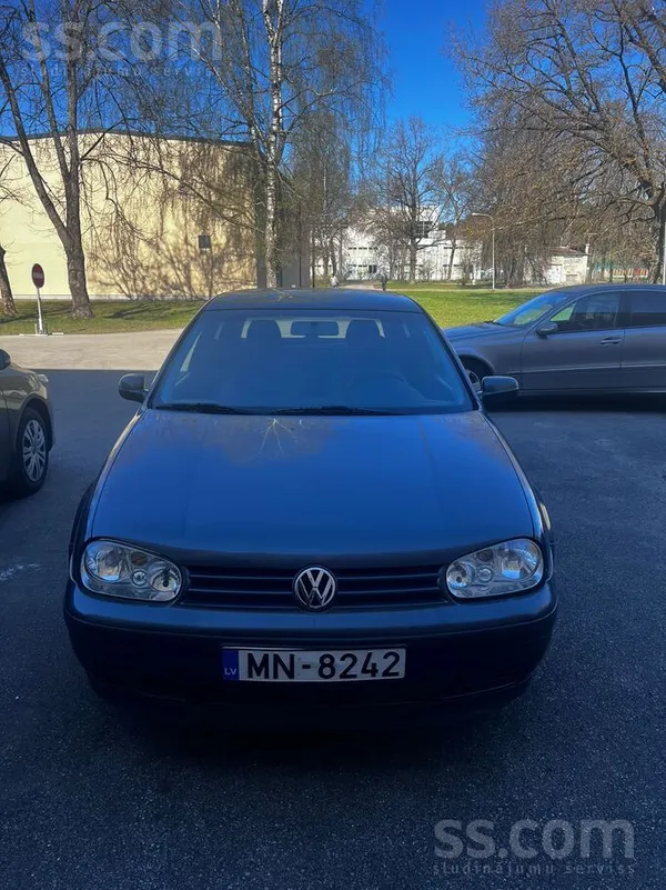 Volkswagen Продаю недорого, требуется небольшой ремонт. ...