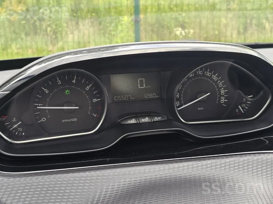 Peugeot 2008 - 11